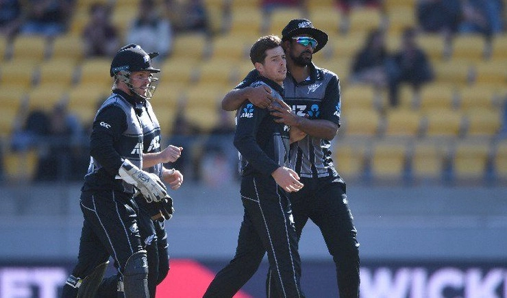 T20 Match | न्यूजीलैंड ने दूसरे टी-20 में इंग्लैंड को हराया, ग्रैंडहोम की आतिशी बल्लेबाजी