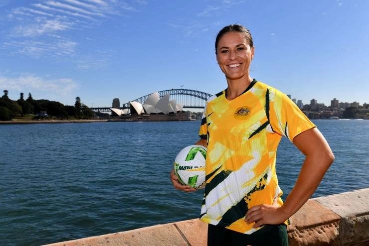 ऑस्ट्रेलियाई महिला फुटबालरों को पुरुषों के बराबर मिलेगा वेतन - Australian Women's Football Men's Football Team