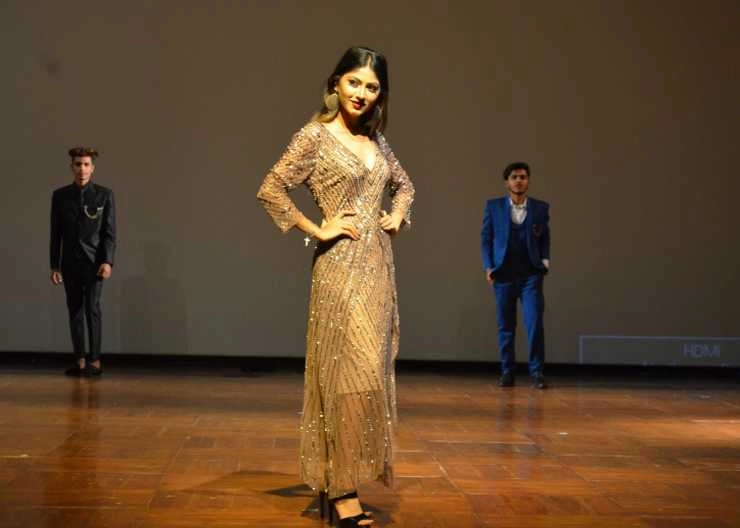 IIM Indore में सबसे बड़ा फैशन शो, देशभर की प्रतिभाओं ने बिखेरे जलवे, देखें Photos - IIM Indore LAAVANYA  Fashion Show photos