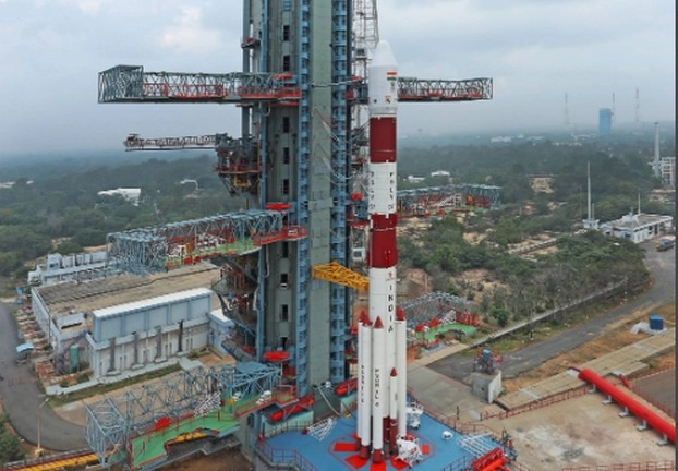 इसरो ने लांच किया कार्टोसैट-3, अंतरिक्ष में भारत के इस बड़े मिशन से जुड़ी 10 खास बातें - ISRO launches Cartosat-3