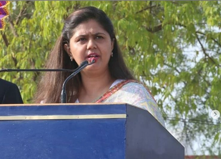 क्या बहन को मंत्री नहीं बनाने से नाराज हैं पंकजा मुंडे? - Is Pankaja Munde angry