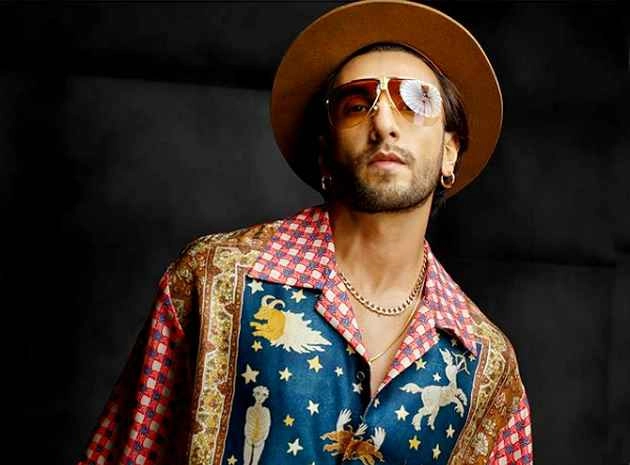 अतरंगी फैशन के लिए मशहूर रणवीर सिंह का सिंपल लुक देखकर फैंस हुए हैरान, बोले- तबीयत ठीक है... - ranveer singh simple look photo viral on social media