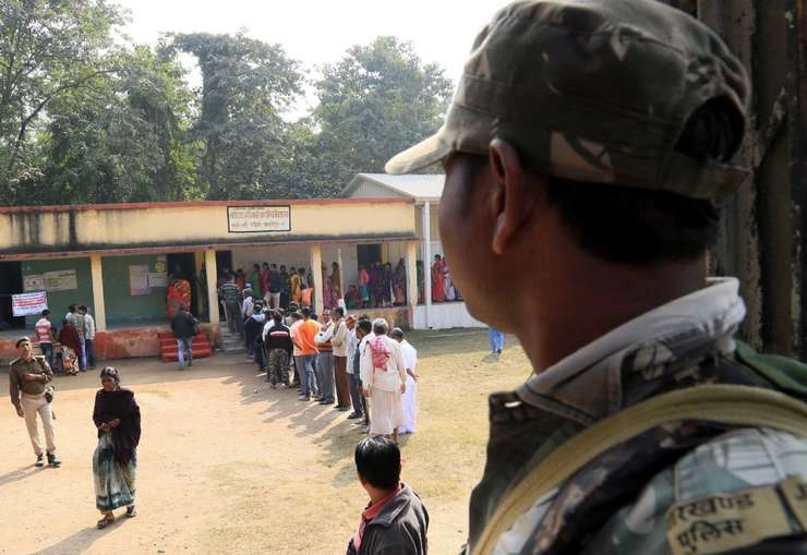 झारखंड में दूसरे चरण में 60% मतदान, पुलिस की गोली से 1 की मौत