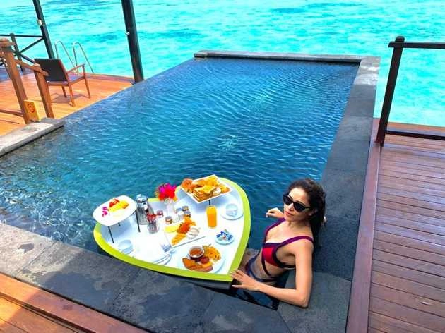 सोशल मीडिया पर वायरल हो रहीं नुसरत भरूचा की बिकिनी तस्वीरें, मालदीव में कर रहीं वेकेशन एन्जॉय - nushrat bharucha bold bikini photos viral on social media