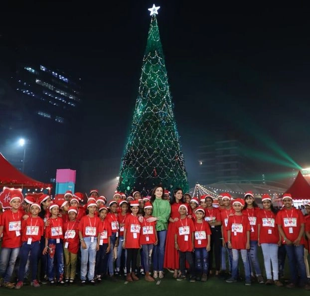 जियो वंडरलैंड में नीता अंबानी ने 4000 बच्चों के साथ मनाया क्रिसमस
