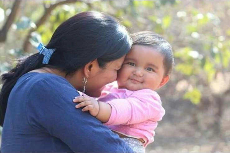 दुधमुंही चंपक और मां के बीच जेल नियमों की दीवार, जमानत के बाद भी नहीं हो पाई रिहाई - CAA Protest  : 16 month old baby champak mother father get bail