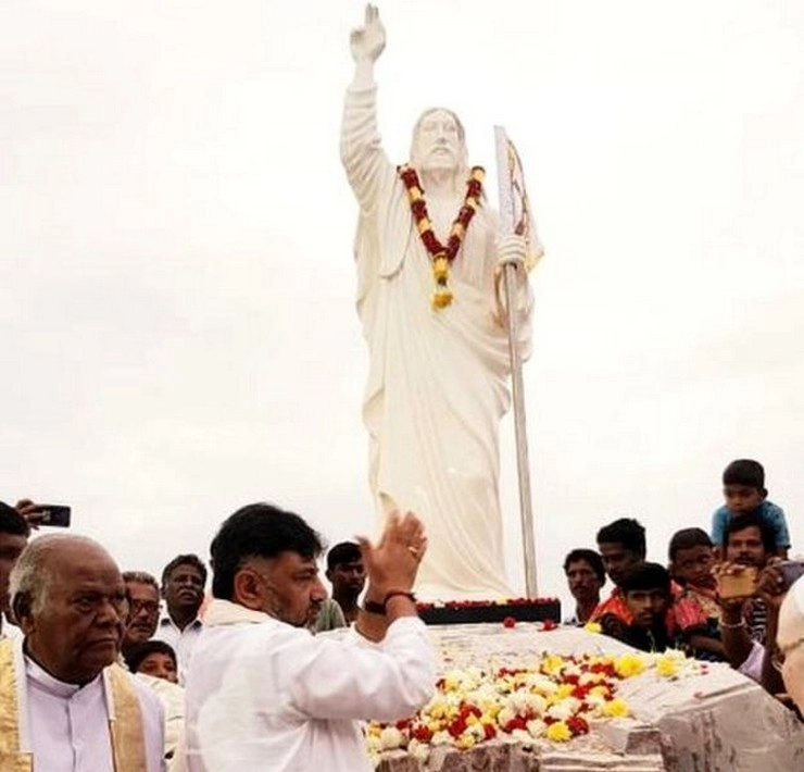 कर्नाटक : अब ईसा मसीह की मूर्ति के ख़िलाफ़ खड़ा हुआ संघ परिवार