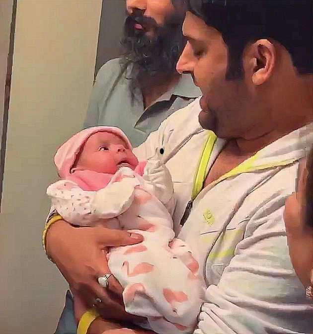 कपिल शर्मा ने बेटी अनायरा को बताया भगवान का दिया सबसे खूबसूरत तोहफा, शेयर की क्यूट तस्वीर - kapil sharma shares cute photo with daughter anayra