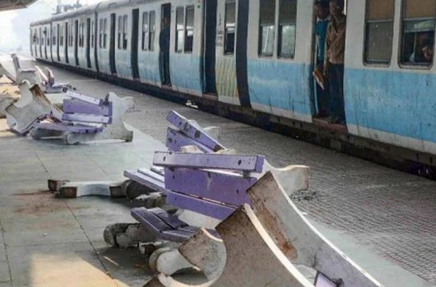 CAA : रेलवे संपत्ति को नष्ट करने के आरोप में 21 लोगों को RPF ने किया गिरफ्तार, हुआ था 87.99 करोड़ का नुकसान - 21 held for vandalising railway property in anti caa stir damages to be recovered from them rpf