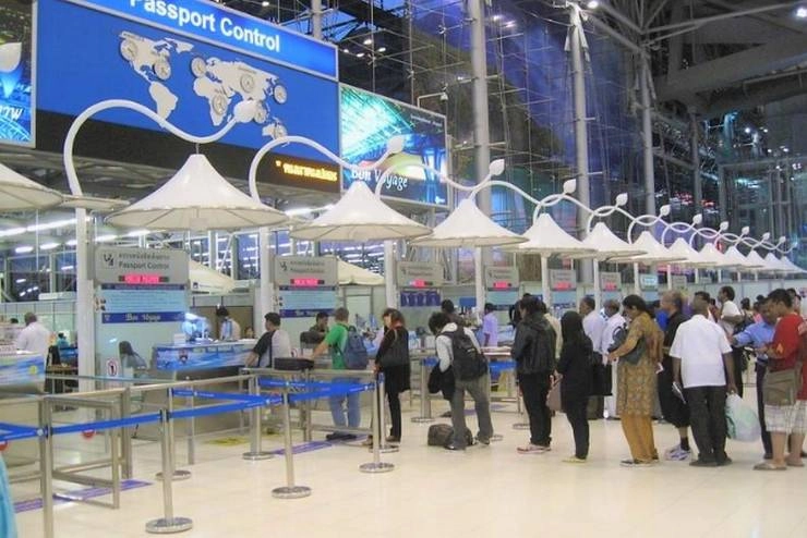 भारत में अंतरराष्ट्रीय यात्रियों के लिए 7 दिन का होम क्वारंटीन जरूरी, 8वें दिन करानी होगी RT-PCR जांच - International travelers in India will have to stay in home quarantine for 7 days