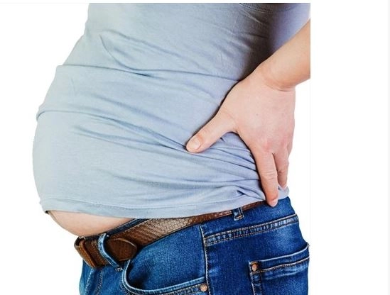 ‘बैली फैट’ से परेशान है तो ये 5 टिप्‍स कर सकती हैं मदद - belly fat