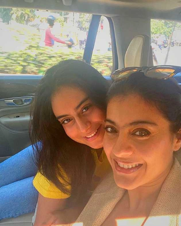 काजोल ने बेटी न्यासा संग शेयर की खूबसूरत तस्वीर, सोशल मीडिया पर हुई वायरल - kajol shares lovely selfies with daughter nysa photo viral