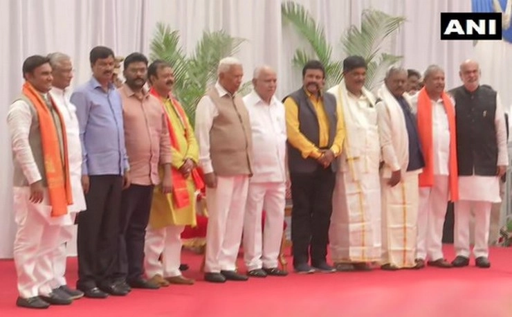 कर्नाटक में येदियुरप्पा मंत्रिमंडल का हुआ विस्‍तार, 10 नए मंत्रियों ने ली शपथ