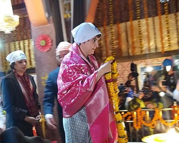 Priyanka Gandhi | वाराणसी पहुंचीं प्रियंका गांधी, रविदास मंदिर में लेंगी आशीर्वाद