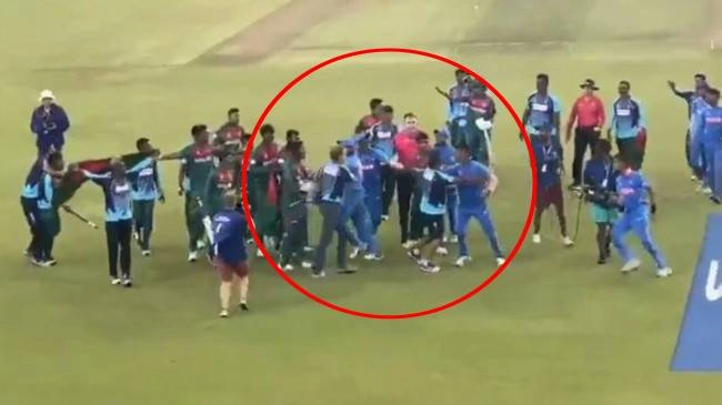 Under-19 Cricket World Cup : आखिर मैदान में क्यों भिड़ गए भारत-बांग्लादेश के क्रिकेटर? - shameful end india and bangladesh players involved in ugly fight after u19 world cup final watch