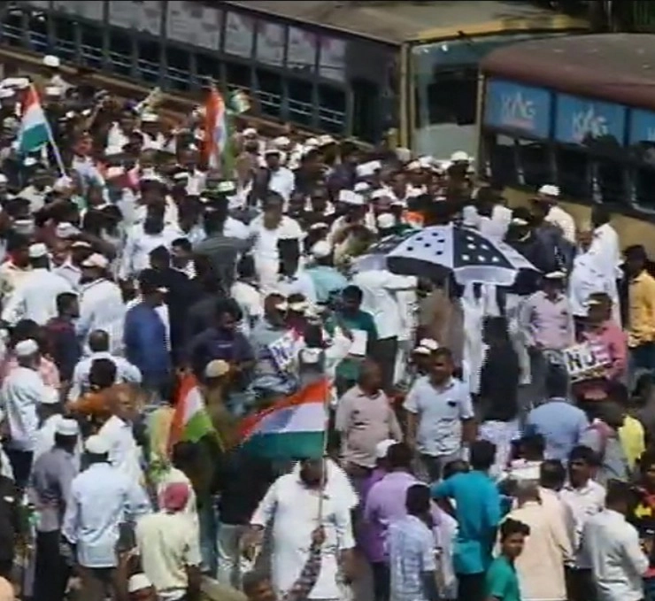 CAA Protests | थम नहीं रहा CAA का विरोध, दक्षिण भारत में सड़कों पर निकले लोग