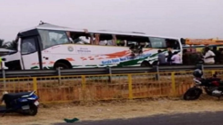 तमिलनाडु में भीषण सड़क दुर्घटना, कंटेनर लॉरी से टकराई बस, 19 लोगों की मौत - Tamil Nadu road accident as Kerala-bound bus rams into truck