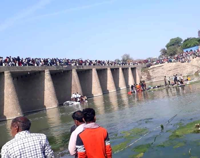 राजस्थान में दर्दनाक हादसा, बारातियों से भरी बस नदी में गिरने से 24 लोगों की मौत