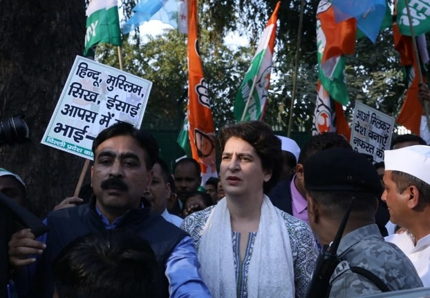 दिल्ली हिंसा के विरोध में प्रियंका ने निकाला मार्च, अमित शाह से मांगा इस्तीफा - Priyanka Shanti March against Delhi Violence