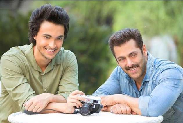 सलमान खान ने बहनोई आयुष शर्मा का छोड़ा साथ, नहीं बनेंगे ‘गन्स ऑफ नॉर्थ’ का हिस्सा! - Salman Khan opts out of Aayush Sharma starrer Guns Of North, Mahesh Manjrekar to direct film