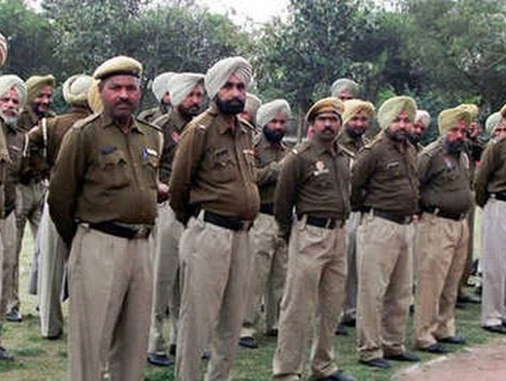 पंजाब में 10 IPS समेत 13 पुलिस अफसरों के ट्रांसफर हुए - punjab government transfers 10 ips and state level officers in the state