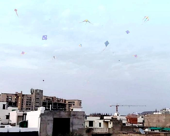 Ground Report : राजस्थान की राजधानी जयपुर के आसमान में उड़ता 'कोरोना'! - Kite in Jaipur in time of corona