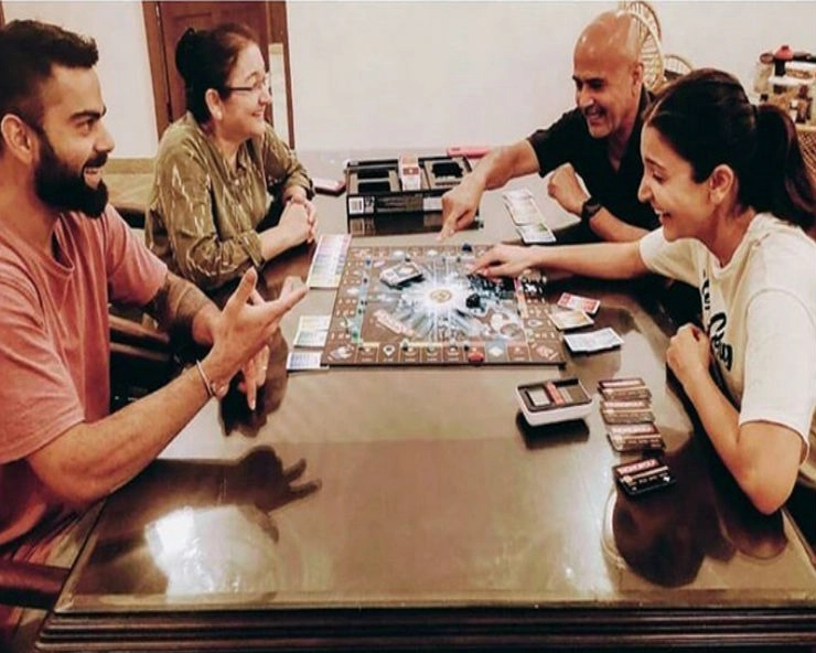 अनुष्का शर्मा ने फैमिली के साथ खेला मोनोपॉली, तस्वीर शेयर कर दिया शानदार संदेश - anushka sharma shares beautiful photo of her family playing game together