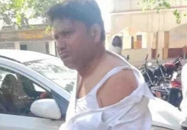 बीजेपी सांसद सुब्रत पाठक पर लगा तहसीलदार को पीटने का आरोप, मुकदमा दर्ज - Tehsildar accused BJP MP of beating
