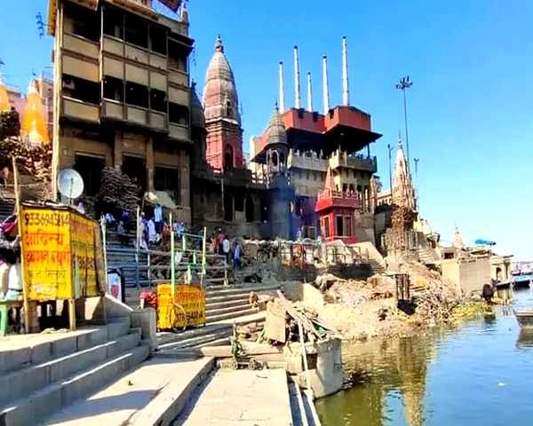 Varanasi । Lockdown में मणिकर्णिका घाट, जहां चौबीसों घंटे जलती थीं चिताएं, लेकिन... - manikarnika ghat kashi banaras