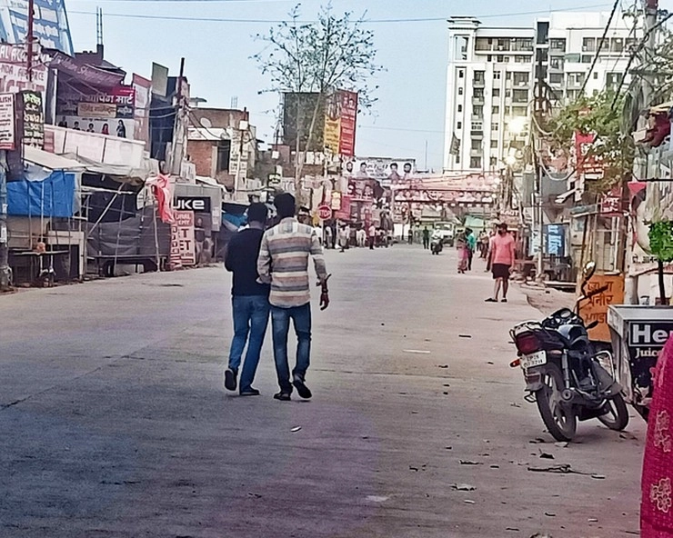 ग्राउंड रिपोर्ट : कानपुर में कहीं पसरा सन्नाटा तो कहीं सड़कों पर घूम रहे लोग...
