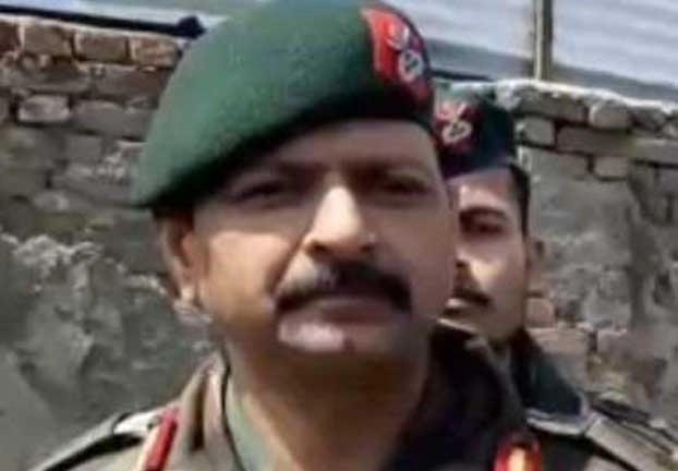 कश्मीर में मुठभेड़, बंधकों को बचाने में कर्नल, मेजर समेत 5 सुरक्षाकर्मी शहीद - Colonel, Major Among 5 martyred in encounter in Handwara