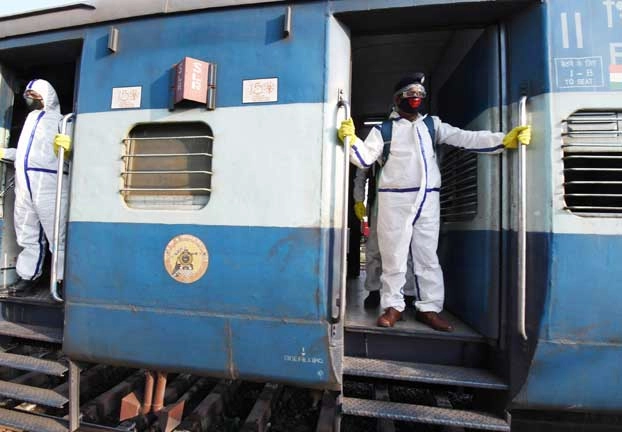 45 स्पेशल ट्रेनों से घर लौटे हजारों प्रवासी श्रमिक, 3 राज्यों ने नहीं किया भुगतान - Shramik special train