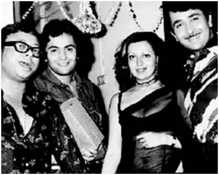 करीना कपूर ने शेयर की सालों पुरानी तस्वीर; रणधीर, बबीता और आरडी बर्मन के साथ नजर आए ऋषि कपूर - Kareena Kapoor shares pic of Rishi Kapoor with RD Barmun, parents Randhir Kapoor and Babita, writes Irreplaceable