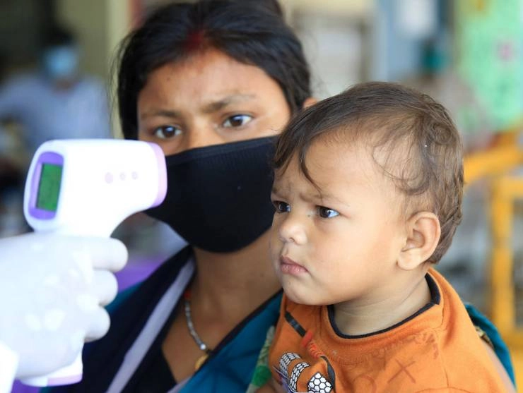 AIIMS के डायरेक्टर का बयान, लंबी हो सकती है कोरोना के खिलाफ लड़ाई, जून-जुलाई में पीक पर होंगे मामले - Coronavirus peak in India likely in June-July, AIIMS Director Dr. Randeep Guleria says