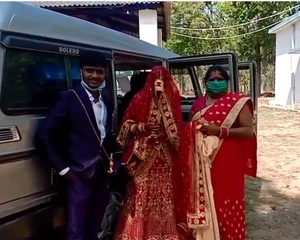 बड़ी खबर, शादी के बाद दूल्हा-दुल्हन को किया क्वारंटाइन... - bride and groom were quarantined in Chhattisgarh