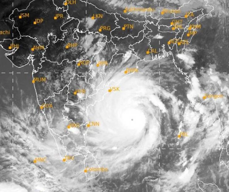 आयला से भी भयावह हो सकता है आम्फान, ममता ने कहा- 4 दिन तक न‍ निकलें बाहर - amfan cyclone updates