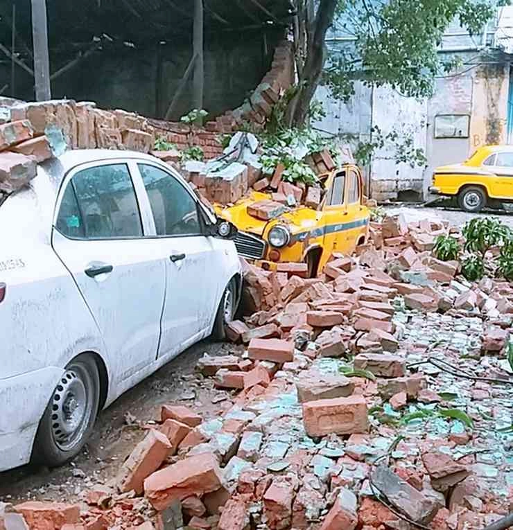 Cyclone Amphan प्रभावित इलाकों में आवश्यक सेवाओं की बहाली के लिए पश्चिम बंगाल ने मांगी सेना की मदद - West Bengal seeks army help in Cyclone Amphan affected areas
