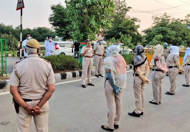 बड़ी खबर, Corona संक्रमित दिल्ली के पुलिस कर्मियों को अब सिर्फ 10 हजार - Delhi Police Corona fighters