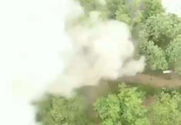 पुलवामा में आतंकी हमले की साजिश नाकाम, विस्फोटकों से भरी कार को उड़ाया