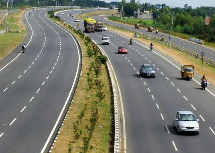 4 घंटे में पूरा होगा दिल्ली-अमृतसर का सफर, 25,000 करोड़ में बनेगा सिग्नल फ्री एक्सप्रेसवे - nitin gadkari rs 25000 crore delhi amritsar expressway