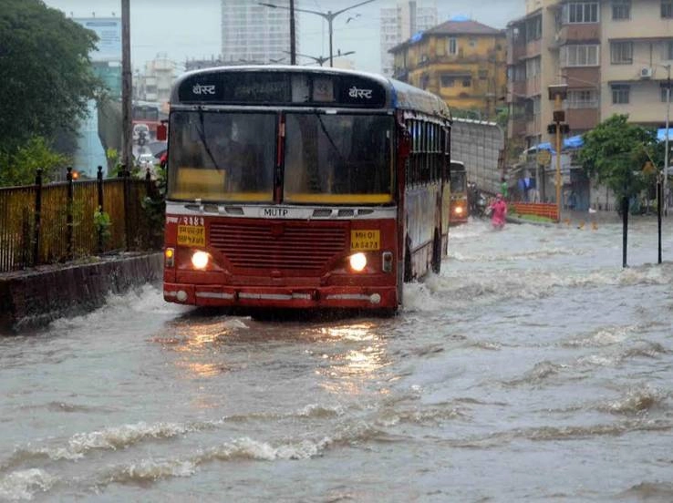Weather Update : मुंबई और आसपास के क्षेत्रों में बहुत भारी बारिश की संभावना