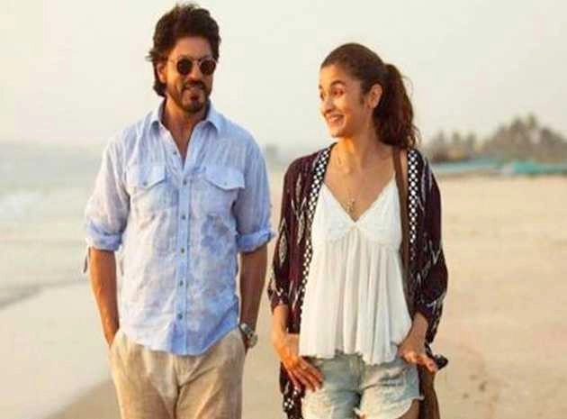 शाहरुख खान की कॉमिक ड्रामा फिल्म में नजर आ सकती हैं आलिया भट्ट