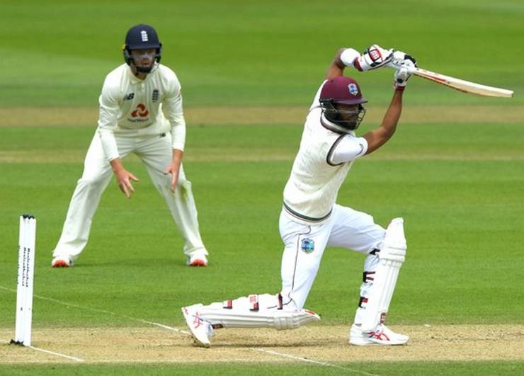 वेस्टइंडीज ने पहले टेस्ट में इंग्लैंड को 4 विकेट से धोया, ब्लैकवुड 5 रन से शतक चूके