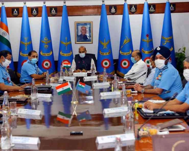 चीन से तनाव के बीच राजनाथ सिंह का बड़ा बयान, विपरीत परिस्थिति के लिए हर क्षण तैयार रहे वायुसेना - Defense Minister Rajnath Singh asks IAF to be ready for any eventuality