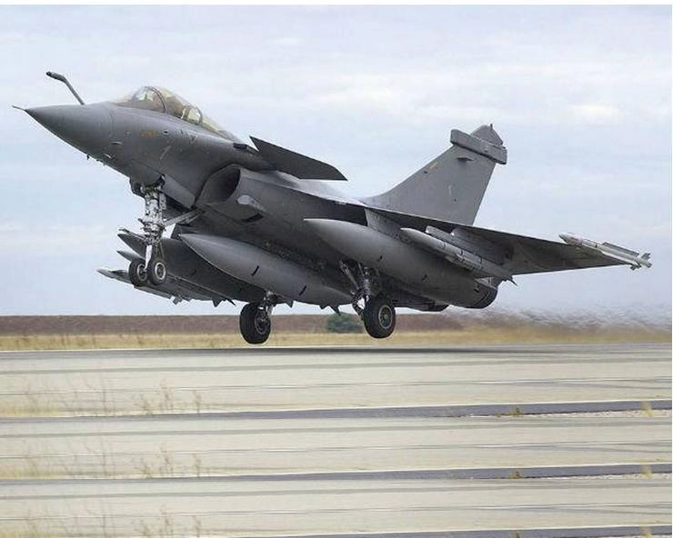 बढ़ेगी राफेल की ताकत, हवा से जमीन पर मार करने वाली हैमर मिसाइलों से होंगे लैस - India to equip rafale Jets with hammer missiles