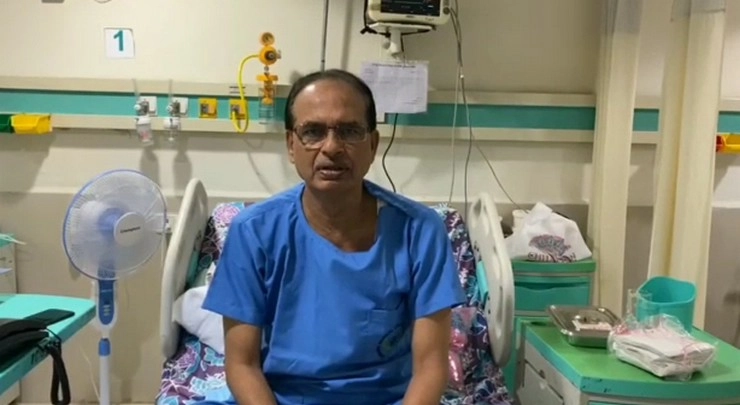 कोरोनावायरस पीड़ित शिवराज ने बताए अस्पताल के अनुभव, खुद धो रहा हूं कपड़े, बना रहा हूं चाय - CM Shivraj Singh Chouhan washing his clothes in covid Hospital
