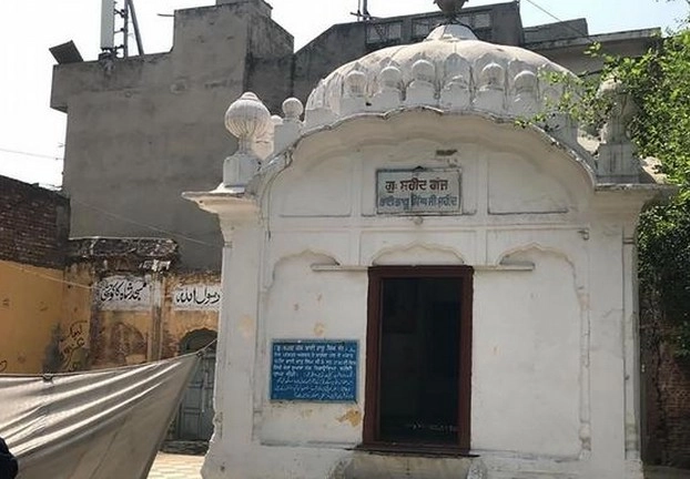 पाकिस्तान में गुरुद्वारे को मस्जिद बनाने पर विवाद - Controversy over making gurdwara a mosque in Pakistan