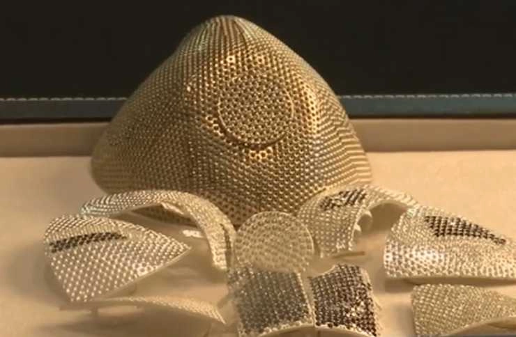 इसराइल ने बनाया 15 लॉख डॉलर का सोने का मास्क, मास्क में जड़े हुए हैं हीरे