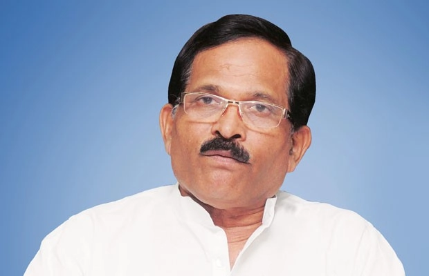 कर्नाटकात रस्ते अपघातात केंद्रीय मंत्री श्रीपाद नाईक जखमी, पत्नी आणि सहाय्यकांचा मृत्यू