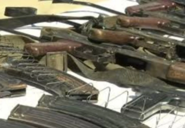 जम्मू कश्मीर में टनों के हिसाब से हथियार बरामद - Arms recovered according to tons in Jammu and Kashmir